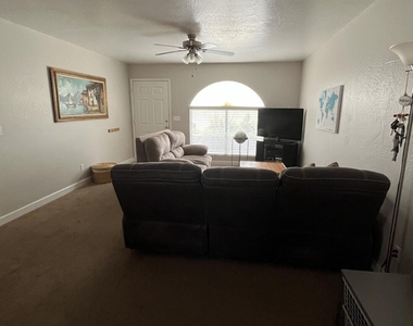 1435 S Ironwood Drive - Photo Thumbnail 4