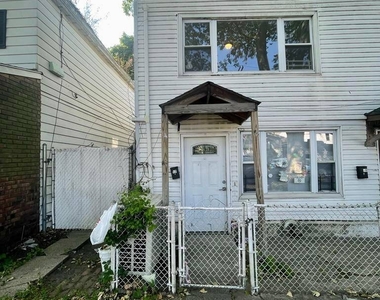 87 Conklin Avenue - Photo Thumbnail 9