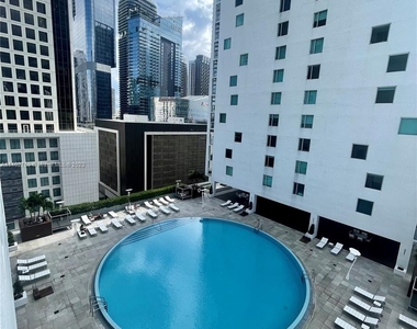 500 Brickell Ave - Photo Thumbnail 36