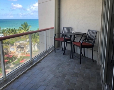 6767 Collins Ave - Photo Thumbnail 3