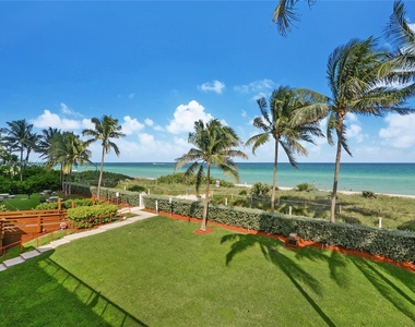 6767 Collins Ave - Photo Thumbnail 16