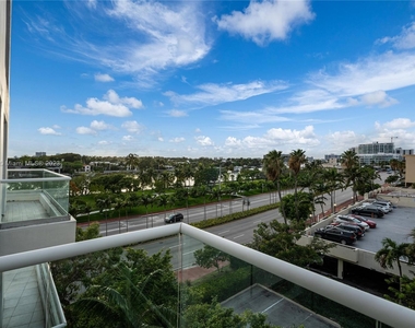 6362 Collins Ave - Photo Thumbnail 13