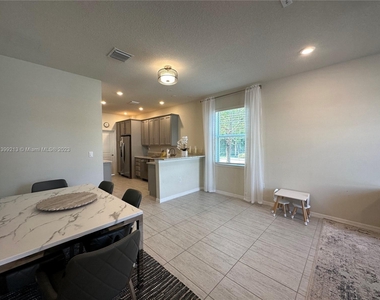 4950 Eucalyptus Dr - Photo Thumbnail 10