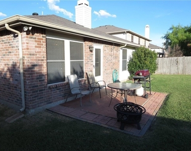 2931 Celian Drive - Photo Thumbnail 5