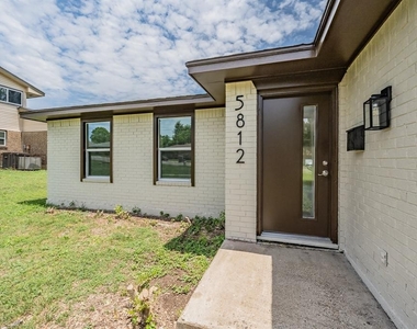 5812 Regatta Circle - Photo Thumbnail 2