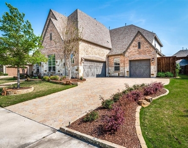 640 Creekway Drive - Photo Thumbnail 1