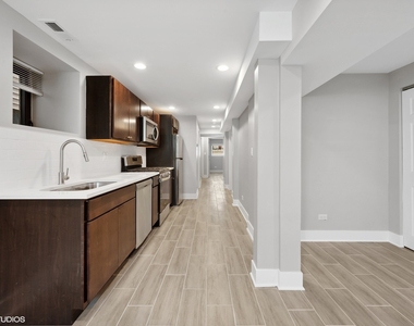 2526 W Lexington Avenue - Photo Thumbnail 10