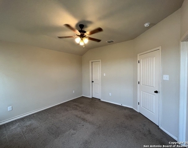 6012 Jax Way - Photo Thumbnail 10