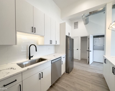 4731 N. Western, Unit C502 - Photo Thumbnail 2