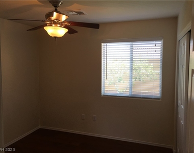 9933 Carrizo Springs Avenue - Photo Thumbnail 11