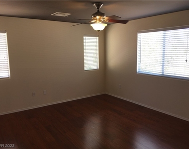 9933 Carrizo Springs Avenue - Photo Thumbnail 13