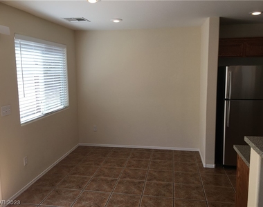 9933 Carrizo Springs Avenue - Photo Thumbnail 5