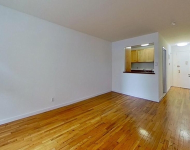 402 East 83rd Street - Photo Thumbnail 2