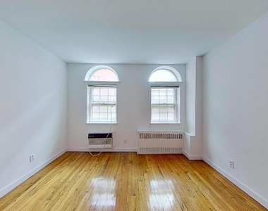 402 East 83rd Street - Photo Thumbnail 1