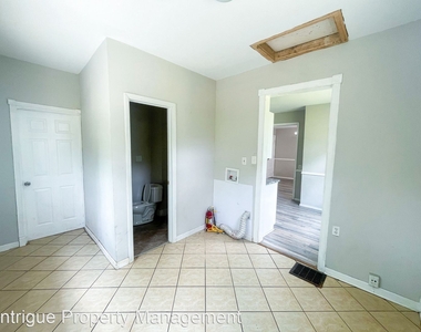 1228 N State Ave - Photo Thumbnail 18
