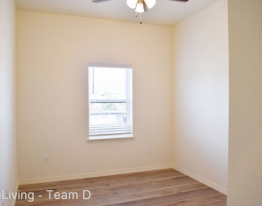 5120 N Lombard St - Photo Thumbnail 1