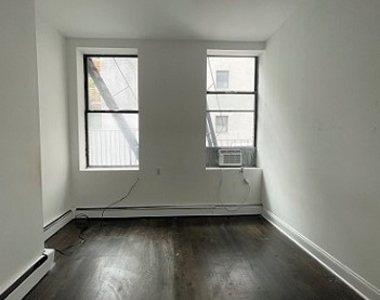East 50th Street - Photo Thumbnail 2