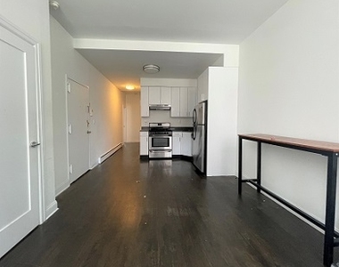 East 50th Street - Photo Thumbnail 1