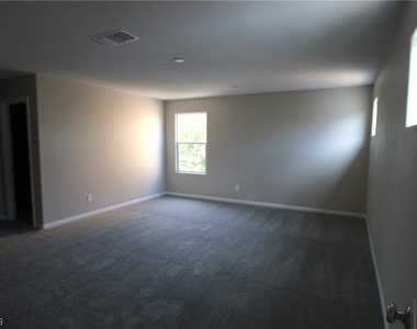 9261 Jade Lagoon Street - Photo Thumbnail 12