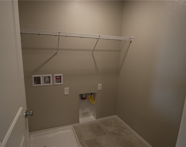 9261 Jade Lagoon Street - Photo Thumbnail 25