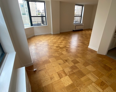 West 87th Street - Photo Thumbnail 8