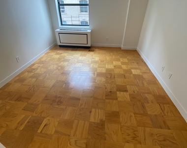 West 87th Street - Photo Thumbnail 13