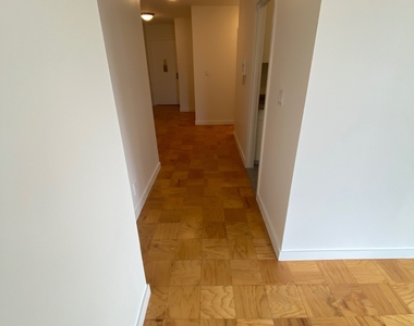 West 87th Street - Photo Thumbnail 9