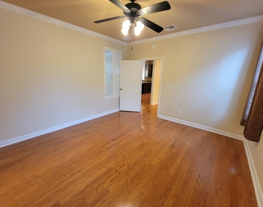 3223 Whitman Way - Photo Thumbnail 13