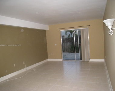 4600 Sw 67th Ave - Photo Thumbnail 11