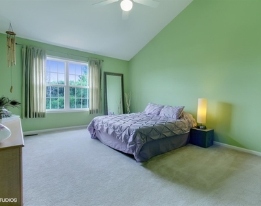 462 W Fairview Circle - Photo Thumbnail 5