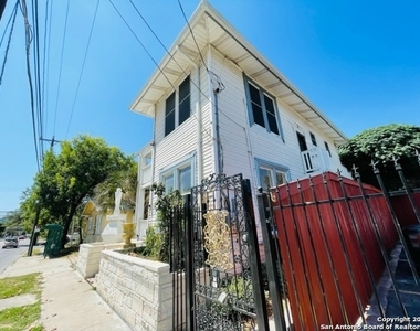 1207 Mccullough Ave - Photo Thumbnail 5