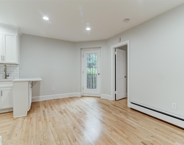 465 Jersey Ave - Photo Thumbnail 9