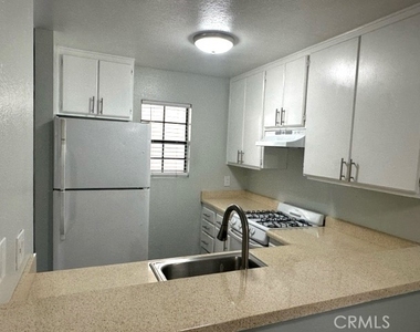 1130 Newport Avenue - Photo Thumbnail 5