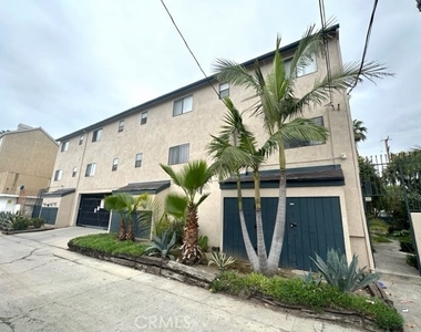 1130 Newport Avenue - Photo Thumbnail 17