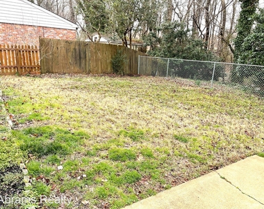 812 Duke Of Suffolk Drive - Photo Thumbnail 15