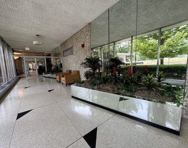 3950 N Lake Shore Drive - Photo Thumbnail 4