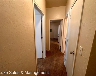 1735 Riviera Lane - Photo Thumbnail 10