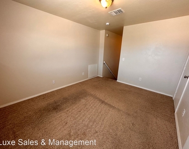 1735 Riviera Lane - Photo Thumbnail 24