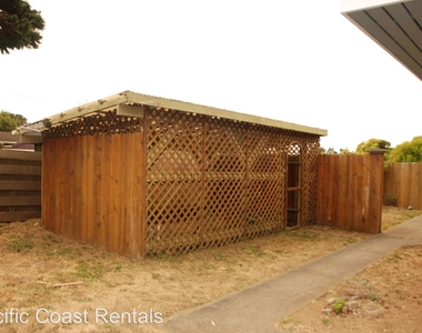 3241 Glen Street - Photo Thumbnail 33