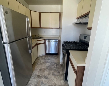 1850 Sacramento Street - Photo Thumbnail 12
