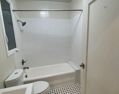 1850 Sacramento Street - Photo Thumbnail 5