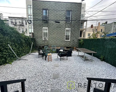 854 Metropolitan Avenue - Photo Thumbnail 11