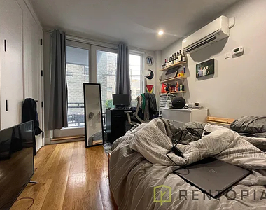 854 Metropolitan Avenue - Photo Thumbnail 10