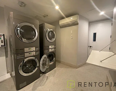 854 Metropolitan Avenue - Photo Thumbnail 14