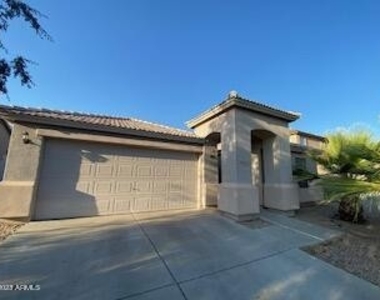 43678 W Cale Drive - Photo Thumbnail 28