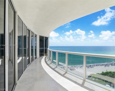 17201 Collins Ave - Photo Thumbnail 2