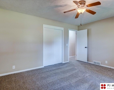 14943 Seward Plaza - Photo Thumbnail 14