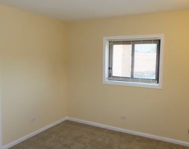 7610 W Grand Avenue - Photo Thumbnail 13