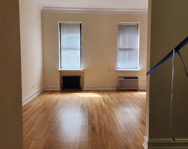 East 46th Street/ 3rd saave - Photo Thumbnail 9
