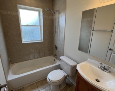 2553 W Ardmore Avenue - Photo Thumbnail 6